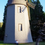 Washington-Brewers-Festival-2015-lone-man-with-windmill