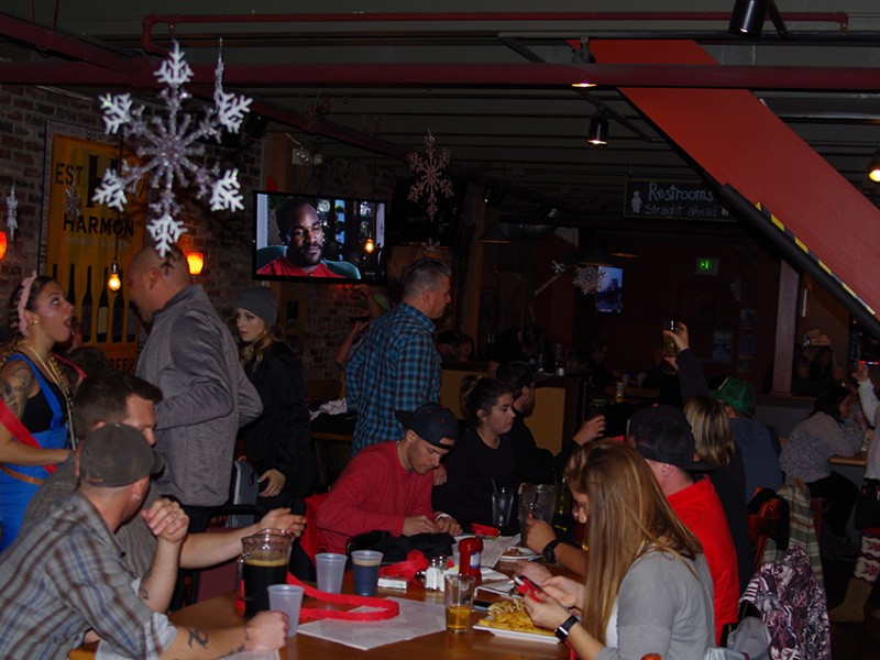 Harmon-Brewery-Pray-For-Snow-Party-crowd