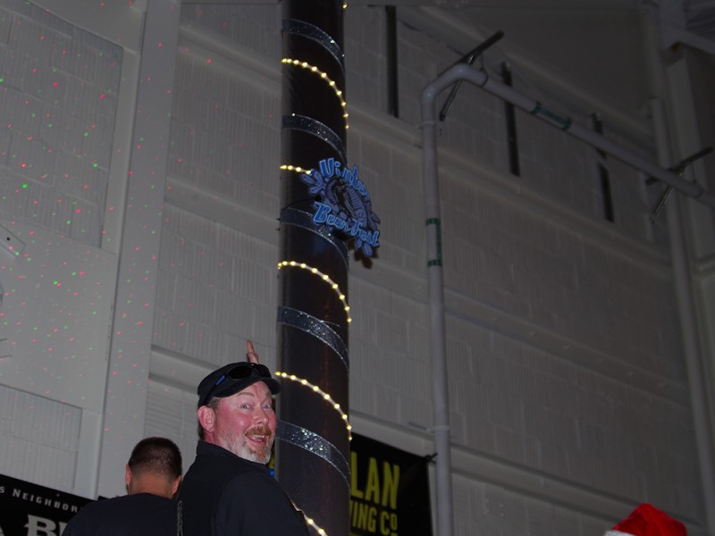 2015-Winter-Beer-Fest-Seattle-Black-Raven-Brewing-Festivus-Pole