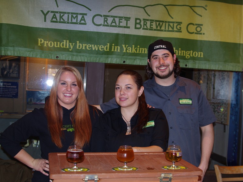 Brews-Brats-and-Boards-White-Pass-Yakima-Craft-Brewing-Company