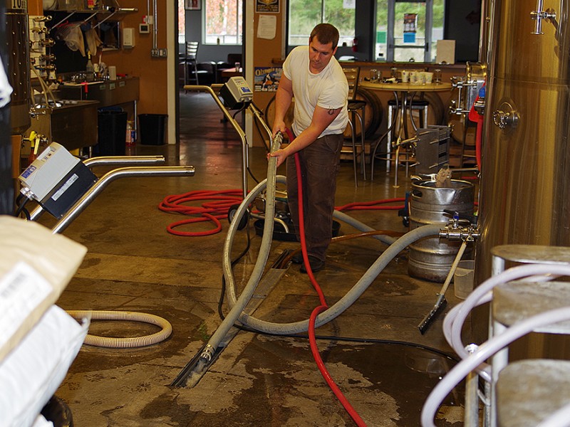 step-by-step-brew-day-at-Top-Rung-Brewing-head-brewer-Jason-Stoltz