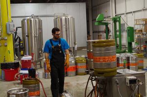 7-Seas-Brewing-Tacoma-opening-kegging