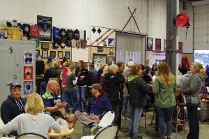 dicks-brewing-beer-for-a-cure-homebrew-competition-fundraiser-crowd