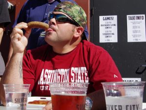 silver-city-brewery-20th-anniversary-party-kissing-sausage