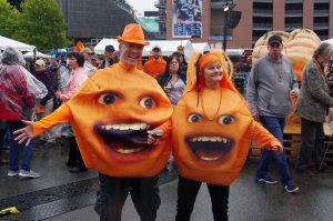 elysian-brewing-great-pumpkin-beer-festival-pumpkin-faces