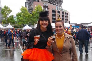 elysian-brewing-great-pumpkin-beer-festival-tiny-hats