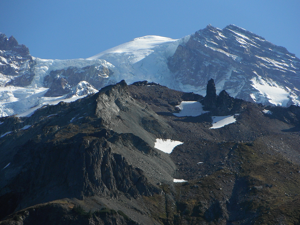 Hiking-Mowich-Lake-to-Dry-Creek-Tokaloo-Spire
