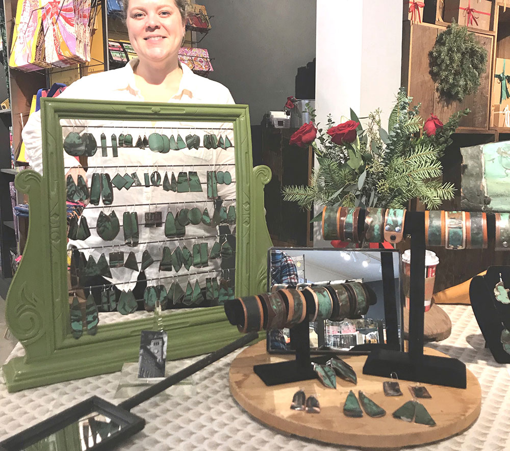 Proctor-Presents-Peaks-and-Pints-and-Compass-Rose
